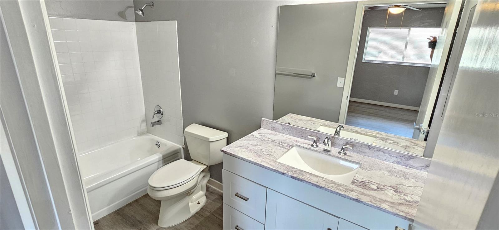 Image 8 of 12 For 725 Northlake Boulevard 52