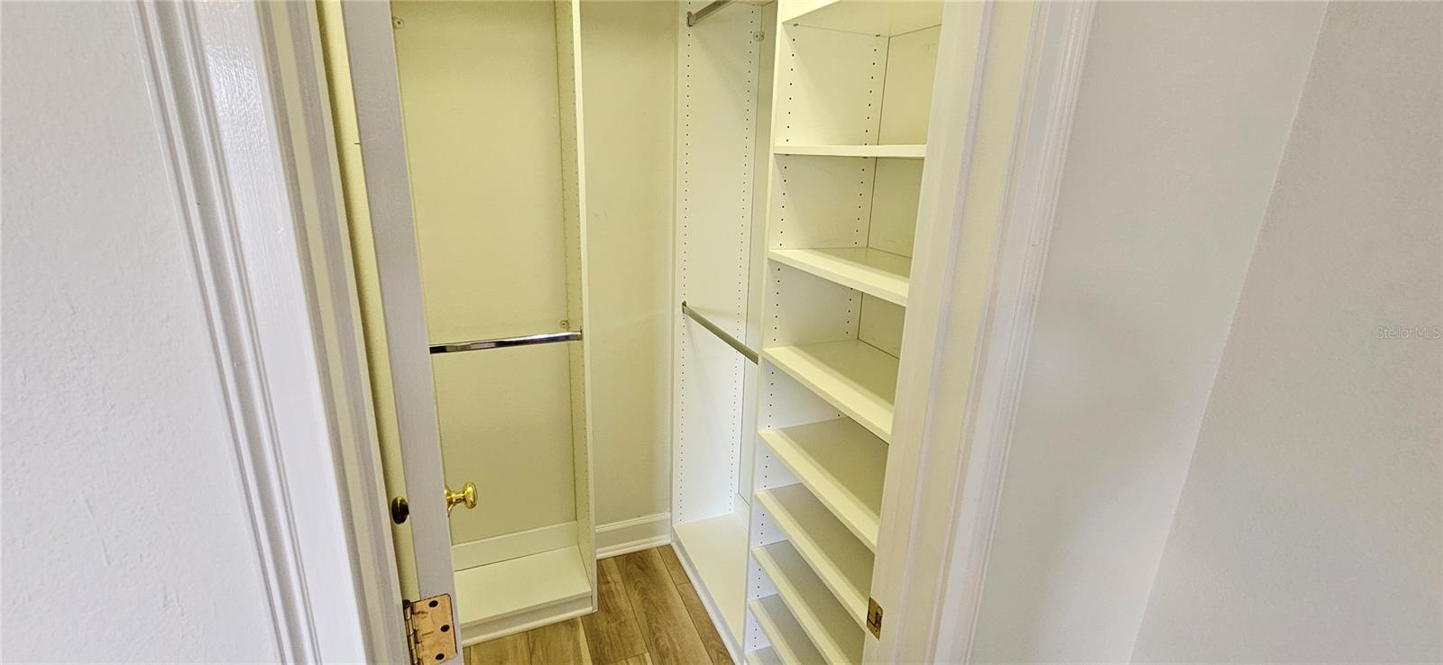 Image 13 of 25 For 945 Fern Creek Avenue 3