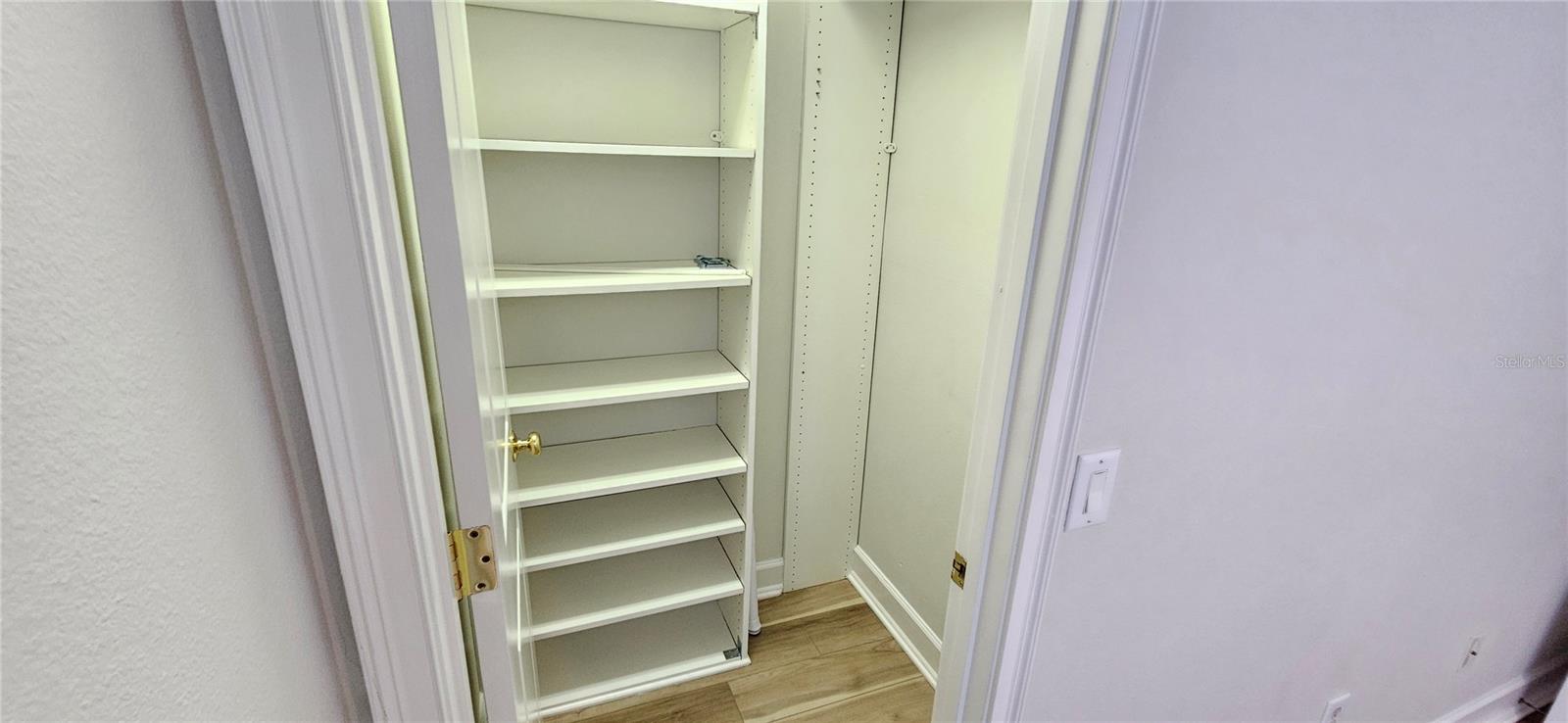 Image 21 of 25 For 945 Fern Creek Avenue 3