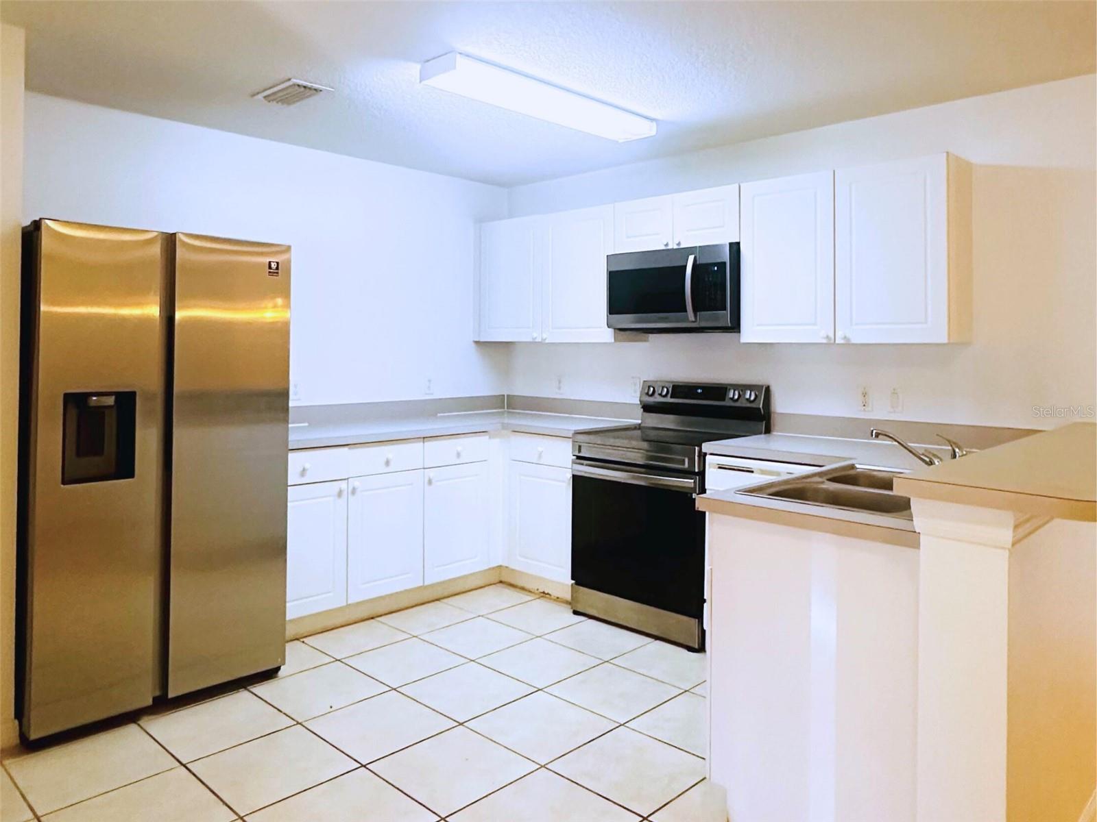 Image 4 of 15 For 2770 Club Cortile Circle A