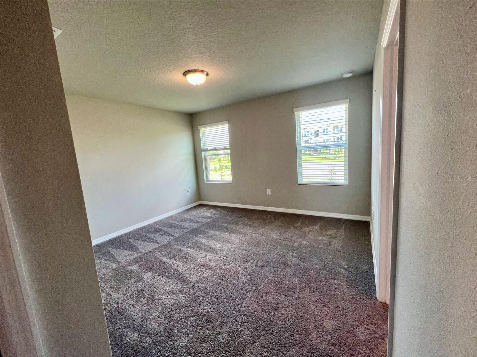 Image 14 of 29 For 737 Legacy Drive