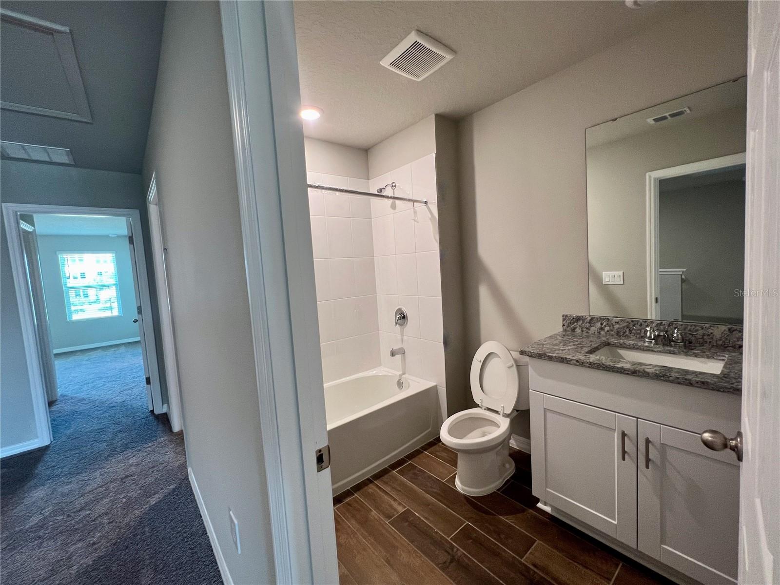 Image 22 of 29 For 737 Legacy Drive