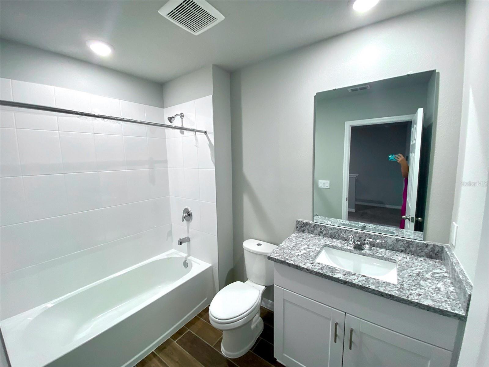 Image 23 of 29 For 737 Legacy Drive