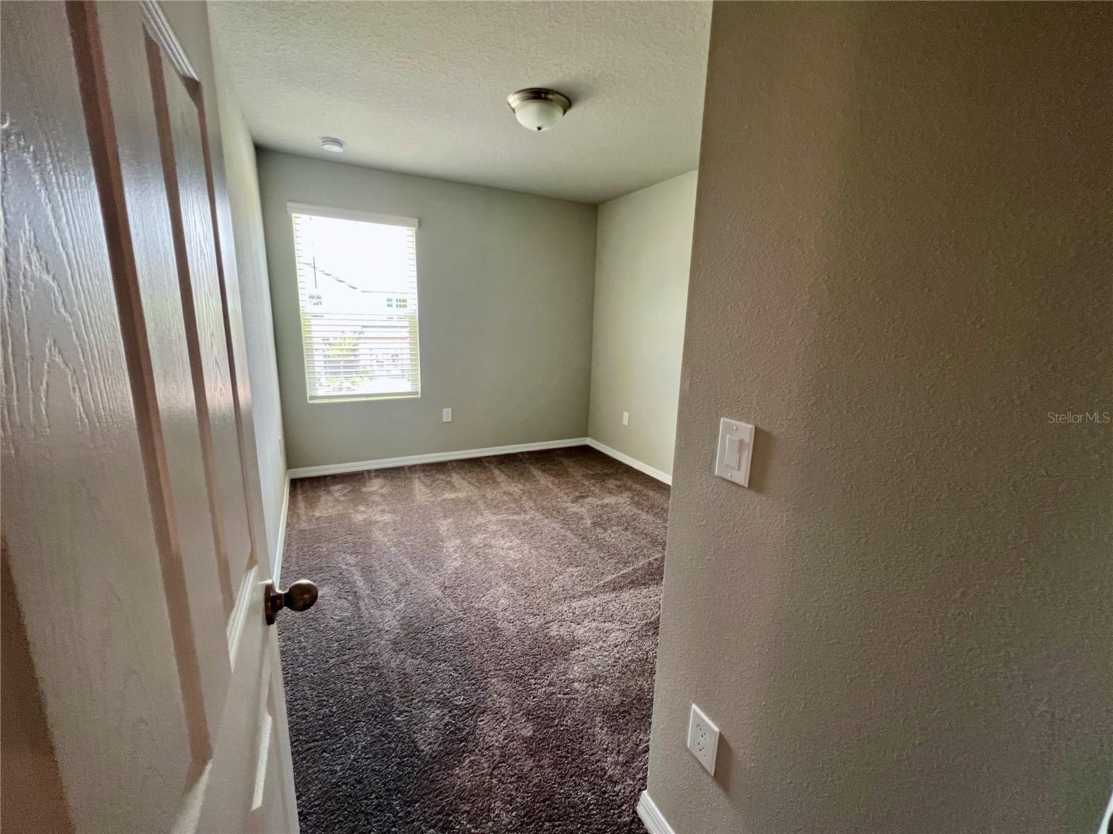 Image 26 of 29 For 737 Legacy Drive