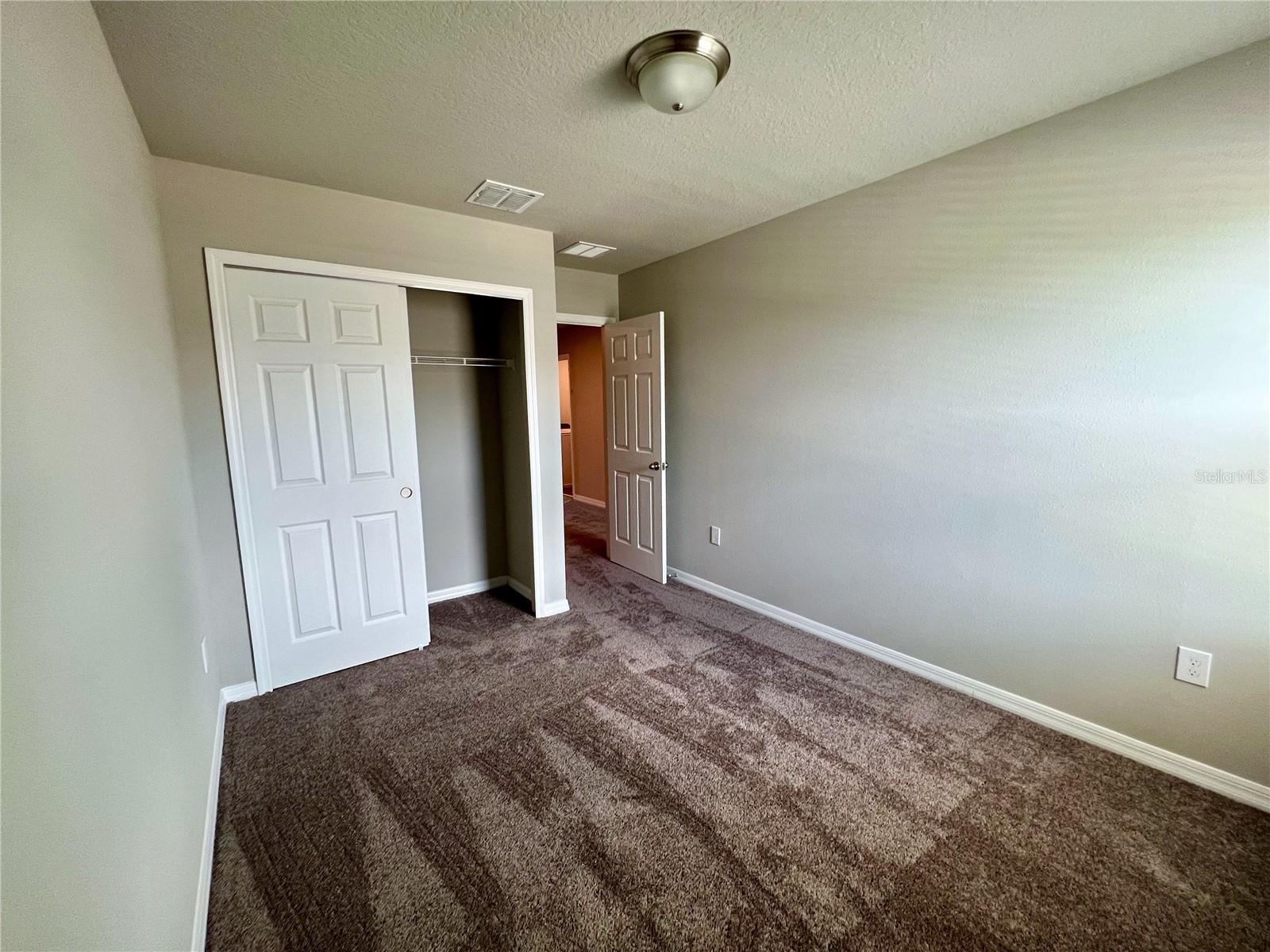 Image 27 of 29 For 737 Legacy Drive