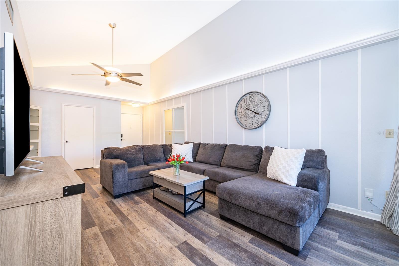 Listing photo id 9 for 3916 Atrium Drive Drive 4
