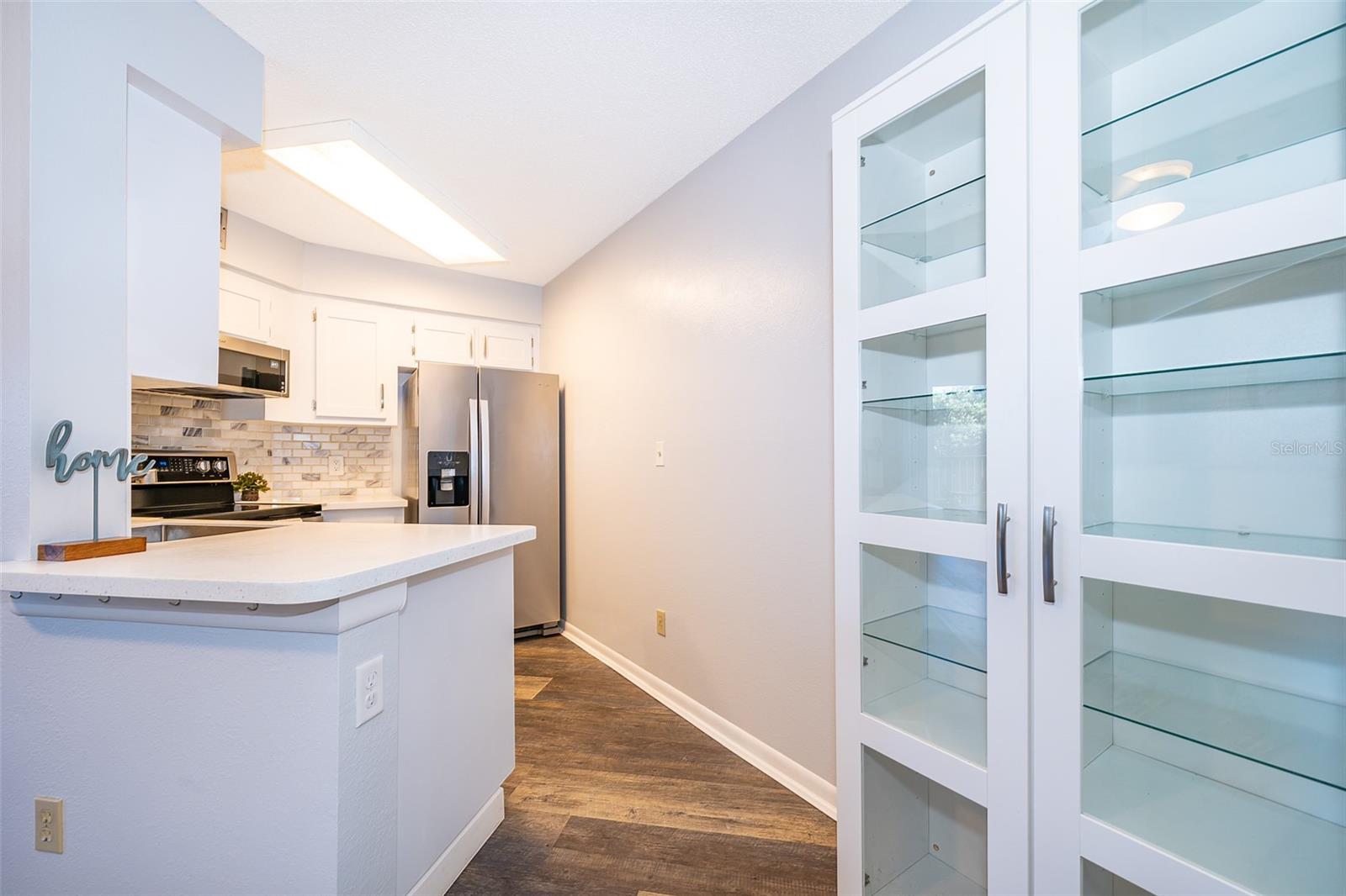 Listing photo id 11 for 3916 Atrium Drive Drive 4