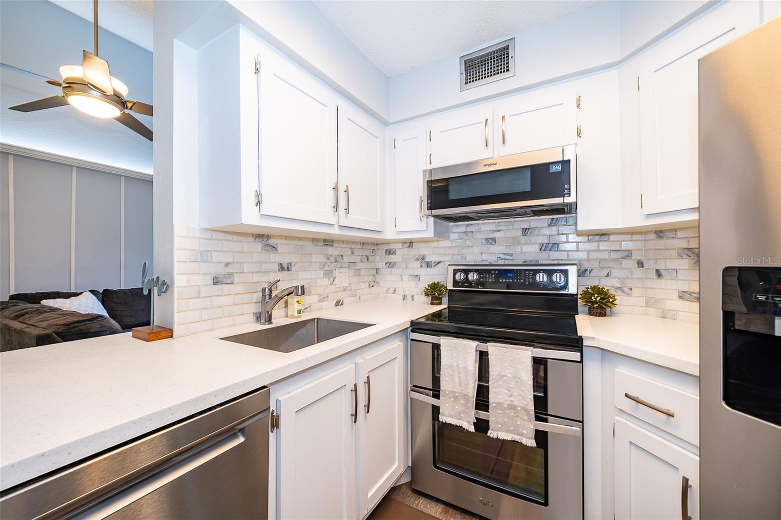 Listing photo id 14 for 3916 Atrium Drive Drive 4