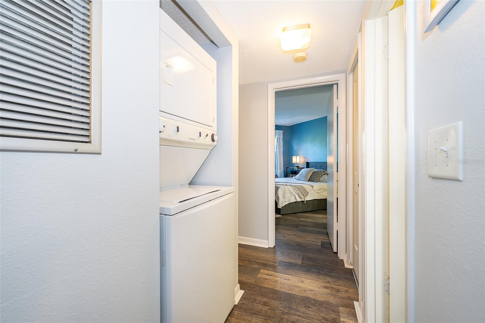Listing photo id 15 for 3916 Atrium Drive Drive 4