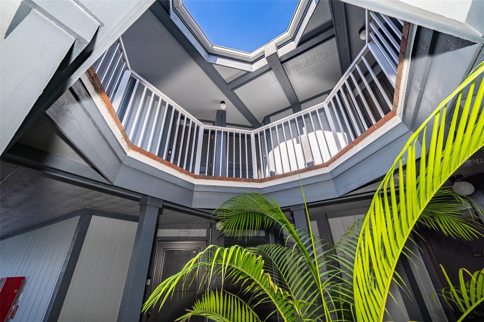 Listing photo id 2 for 3916 Atrium Drive Drive 4