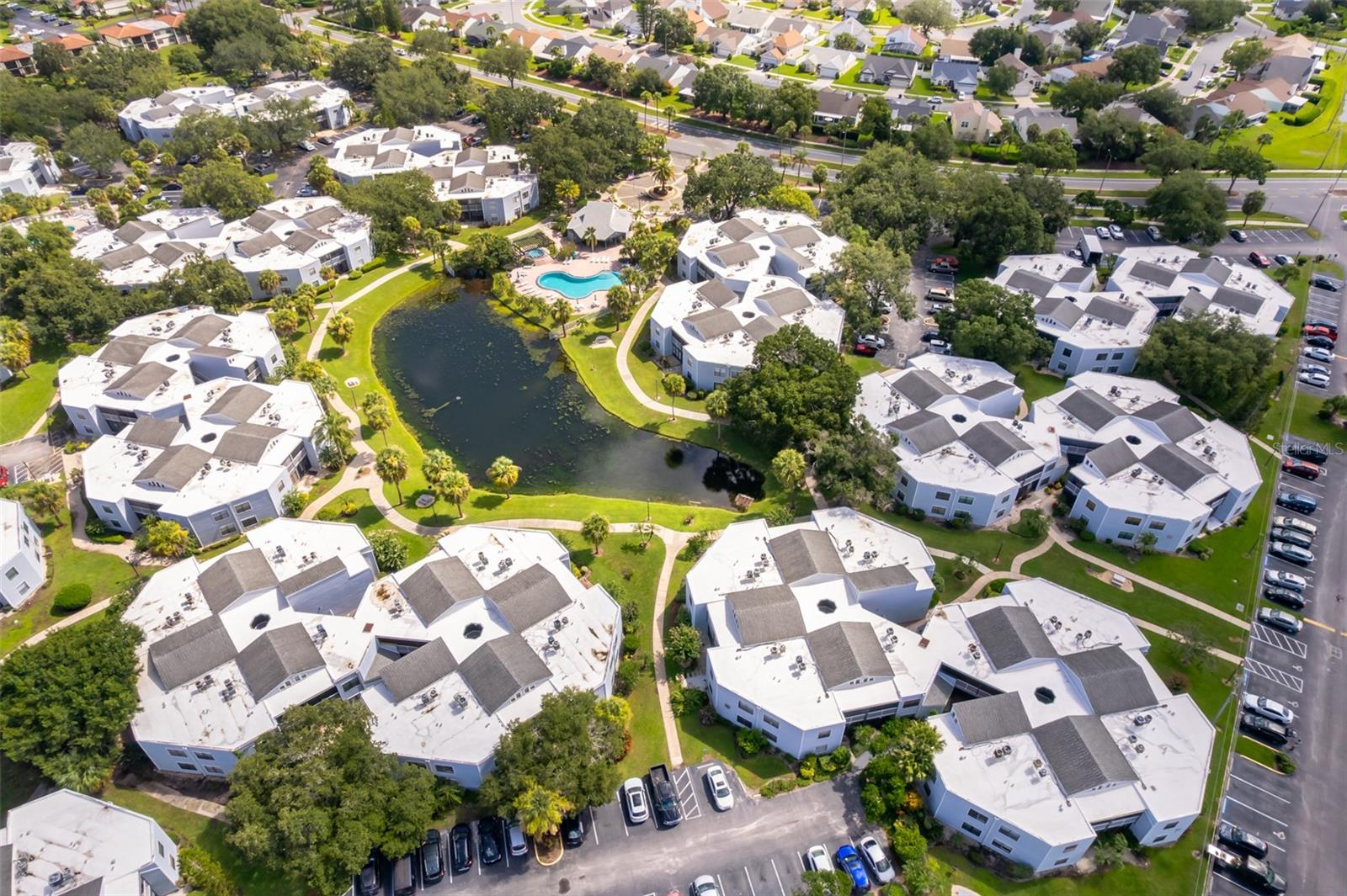 Listing photo id 64 for 3916 Atrium Drive Drive 4