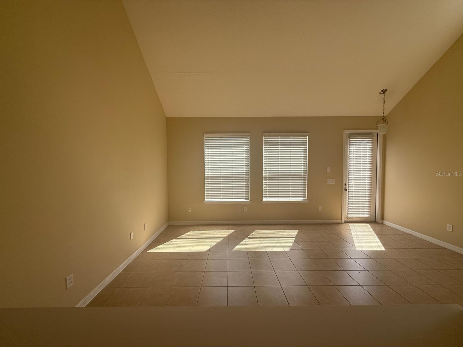 Image 4 of 28 For 7423 Ripplepointe Way