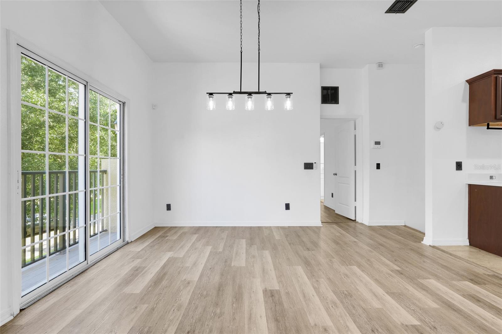 Image 10 of 39 For 15344 Oak Apple Court 16a