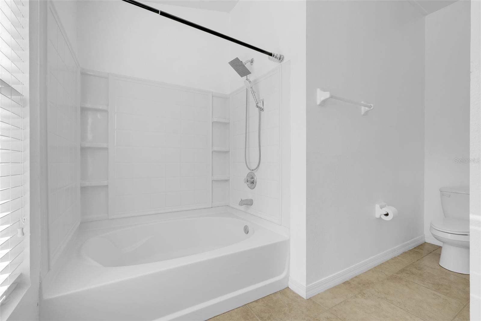 Image 21 of 39 For 15344 Oak Apple Court 16a