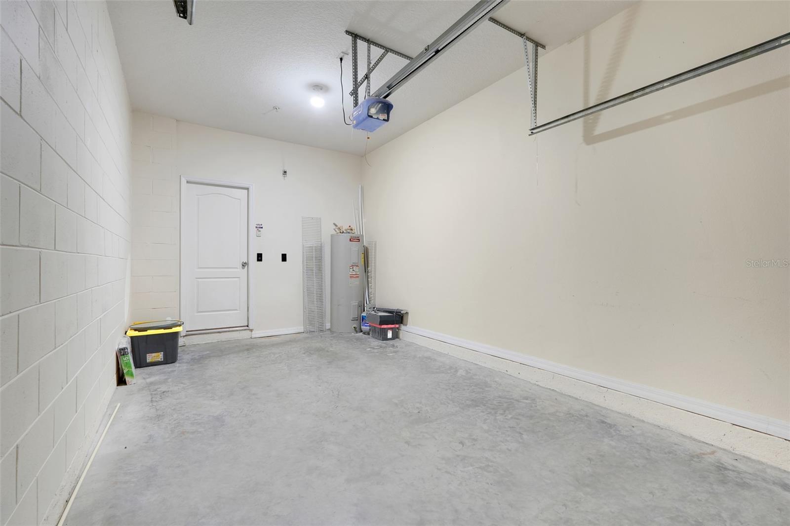 Image 26 of 39 For 15344 Oak Apple Court 16a