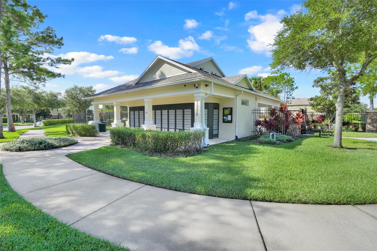 Image 31 of 39 For 15344 Oak Apple Court 16a