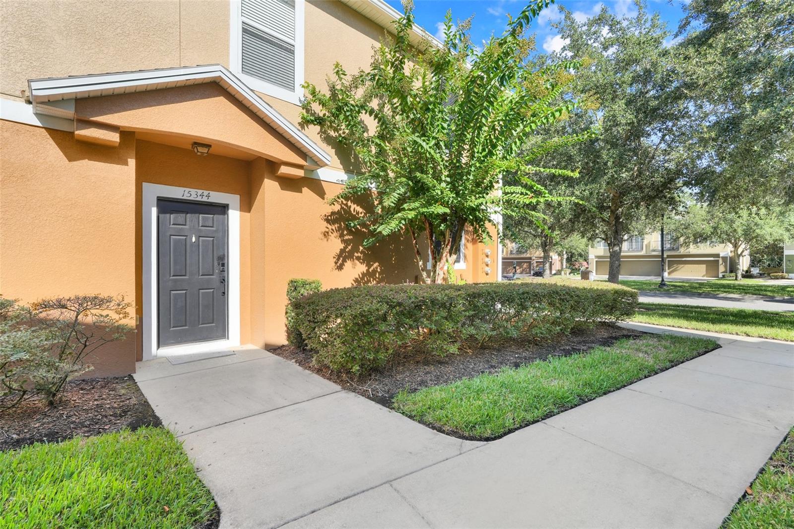 Image 5 of 39 For 15344 Oak Apple Court 16a