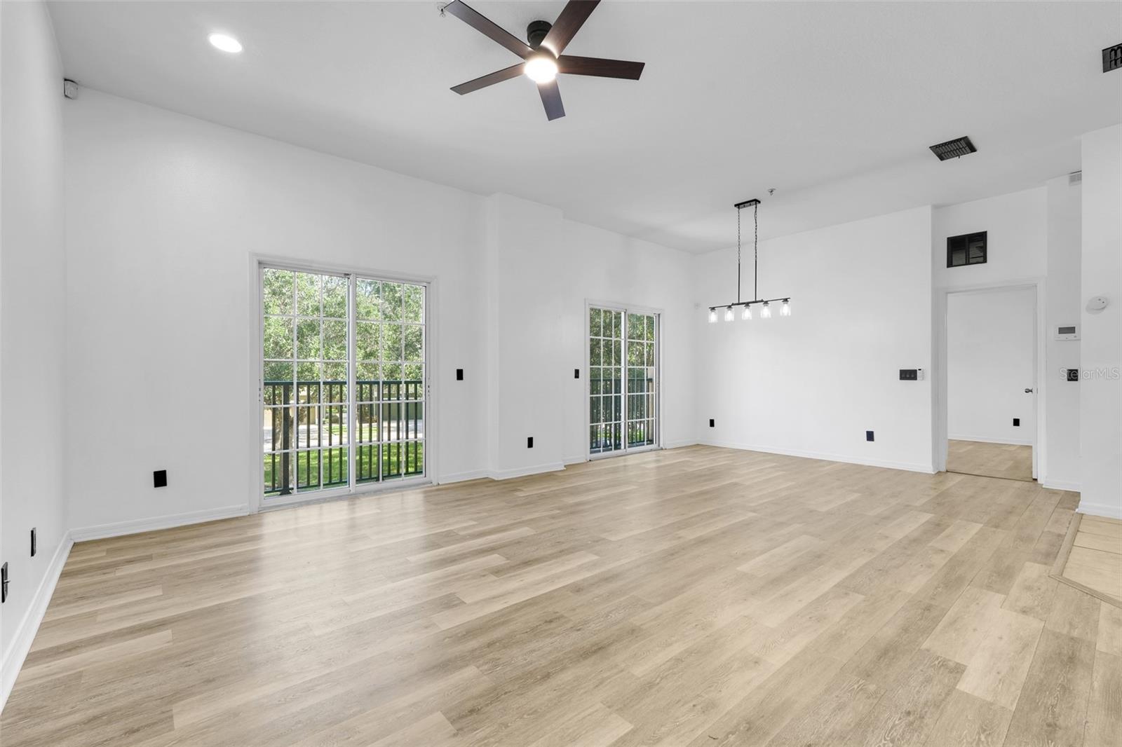 Image 8 of 39 For 15344 Oak Apple Court 16a