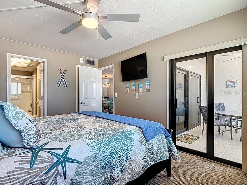 Image 17 of 23 For 8350 Estero Boulevard 333