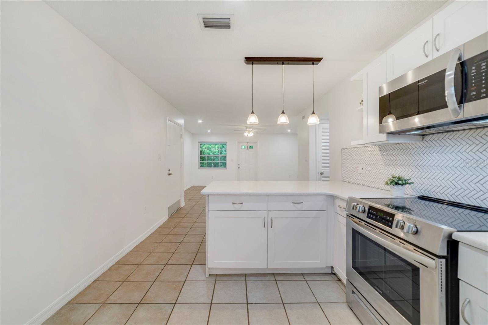 Image 6 of 17 For 525 Conway Road 51