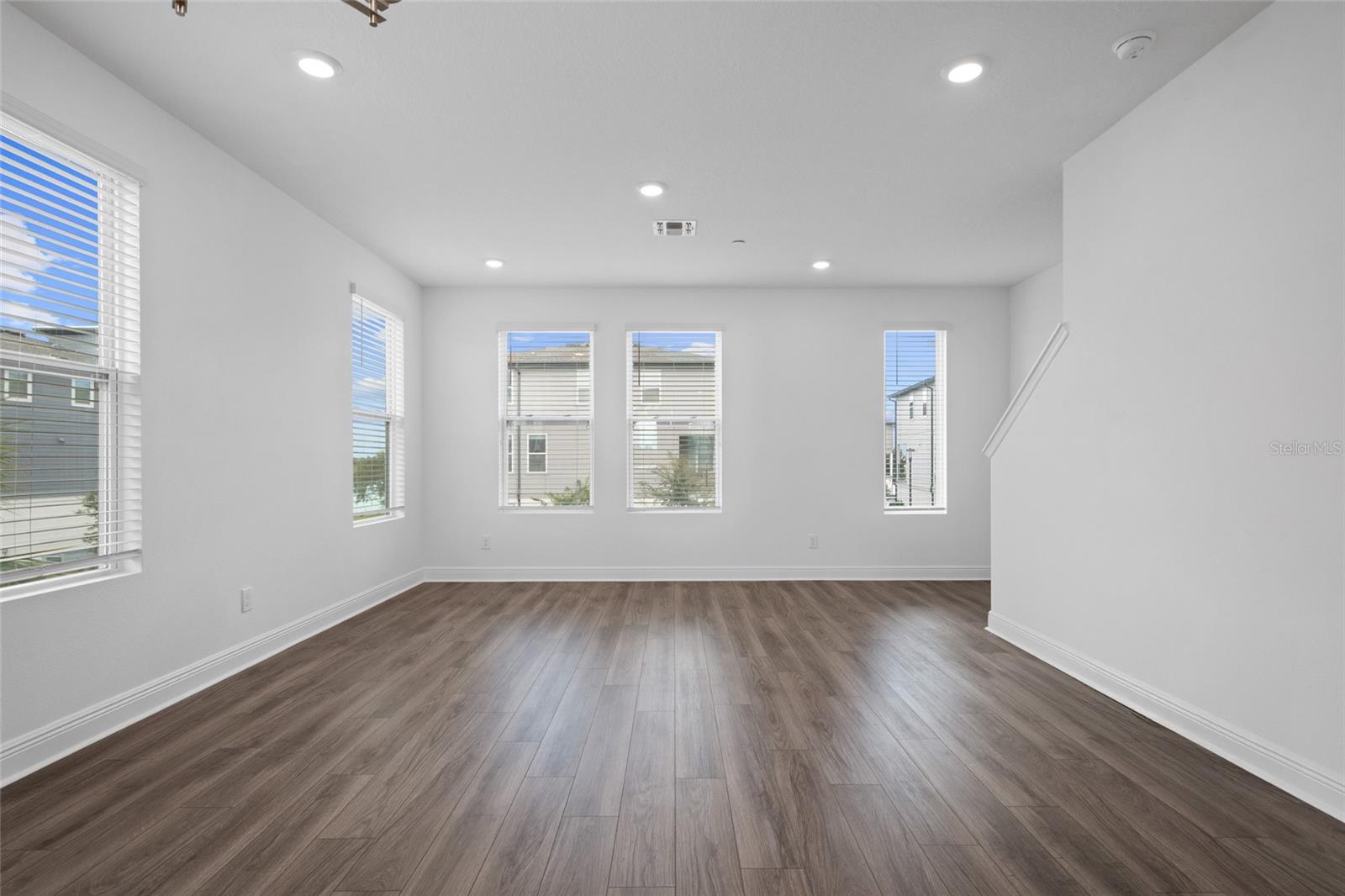 Image 16 of 47 For 12583 Willstatter Avenue