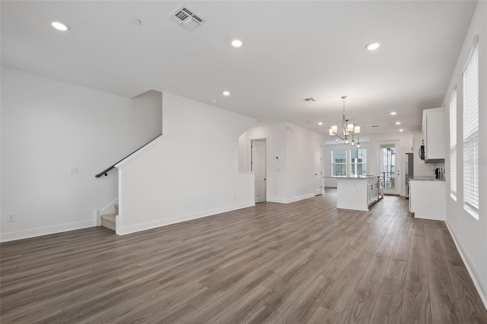 Image 18 of 47 For 12583 Willstatter Avenue