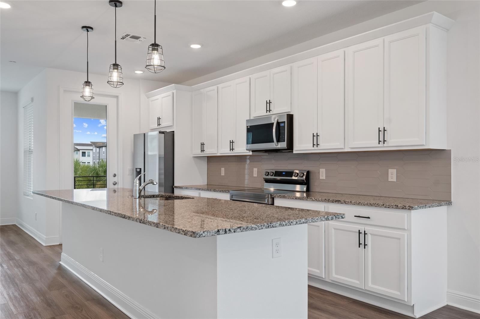 Image 20 of 47 For 12583 Willstatter Avenue