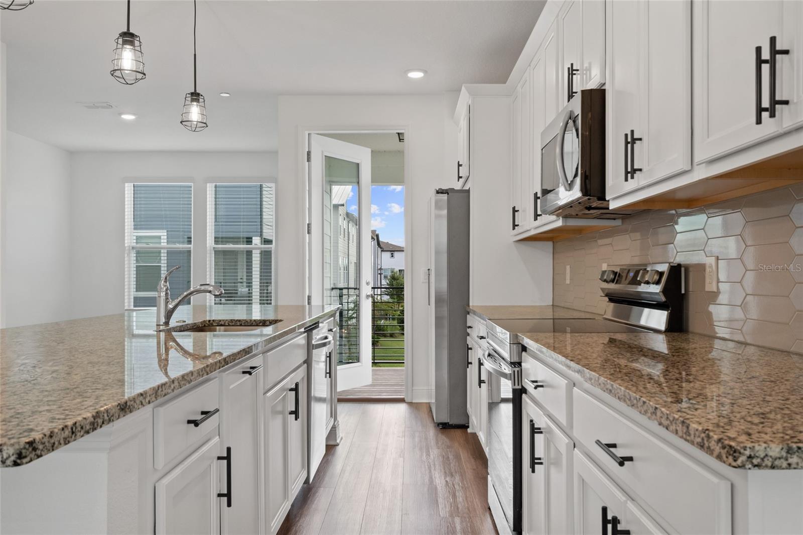 Image 21 of 47 For 12583 Willstatter Avenue