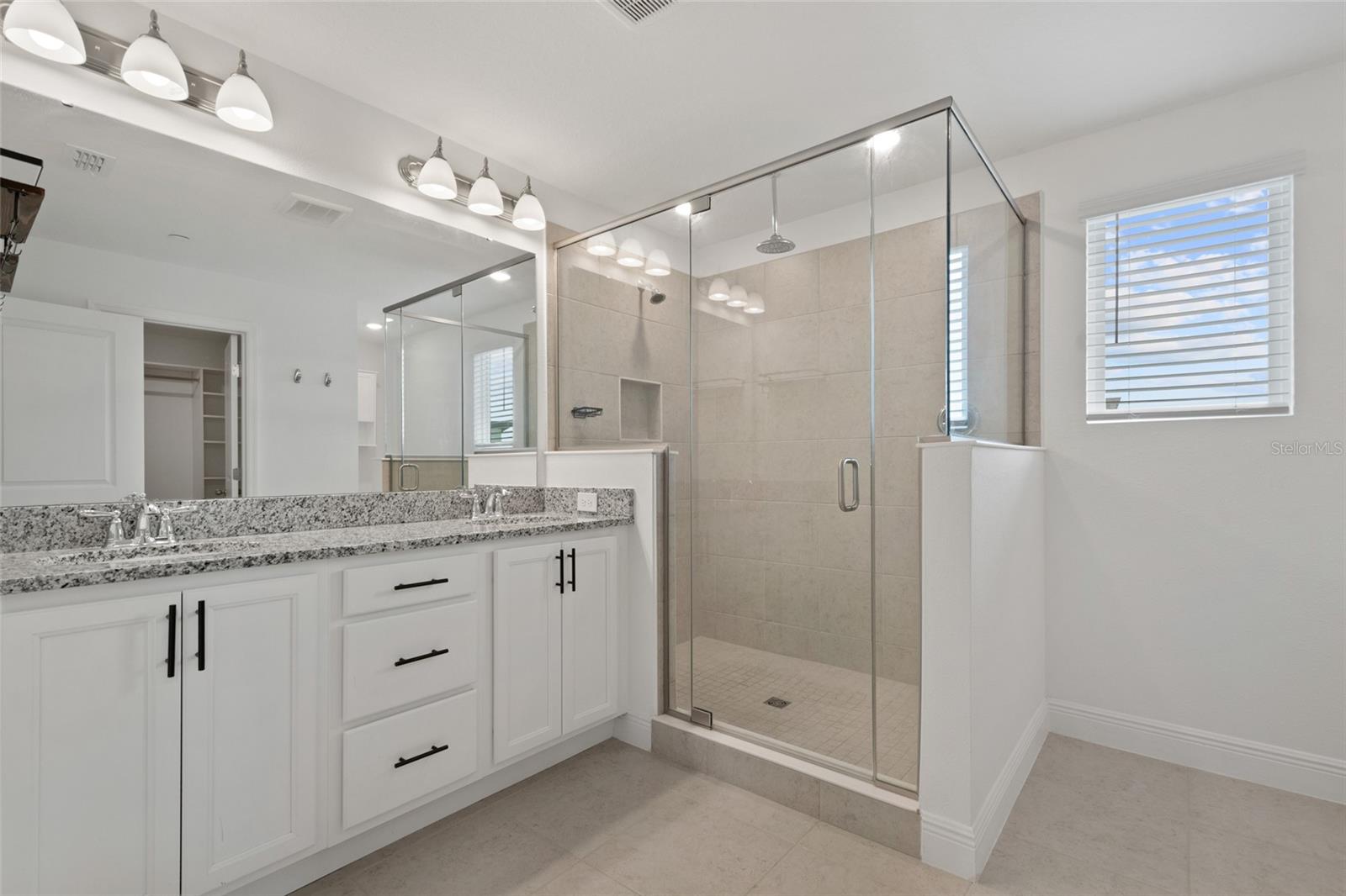 Image 36 of 47 For 12583 Willstatter Avenue