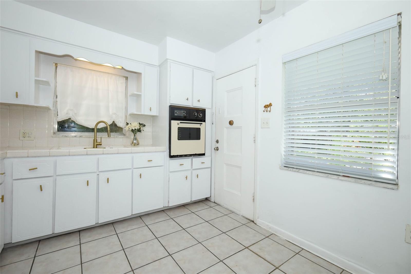 Image 10 of 38 For 500 Altaloma Avenue