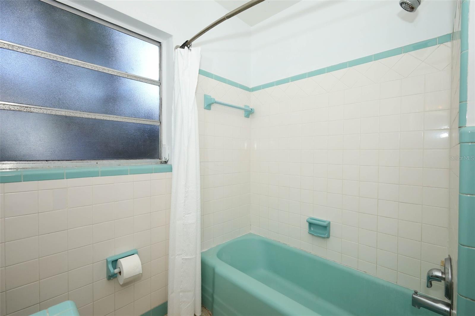 Image 34 of 38 For 500 Altaloma Avenue