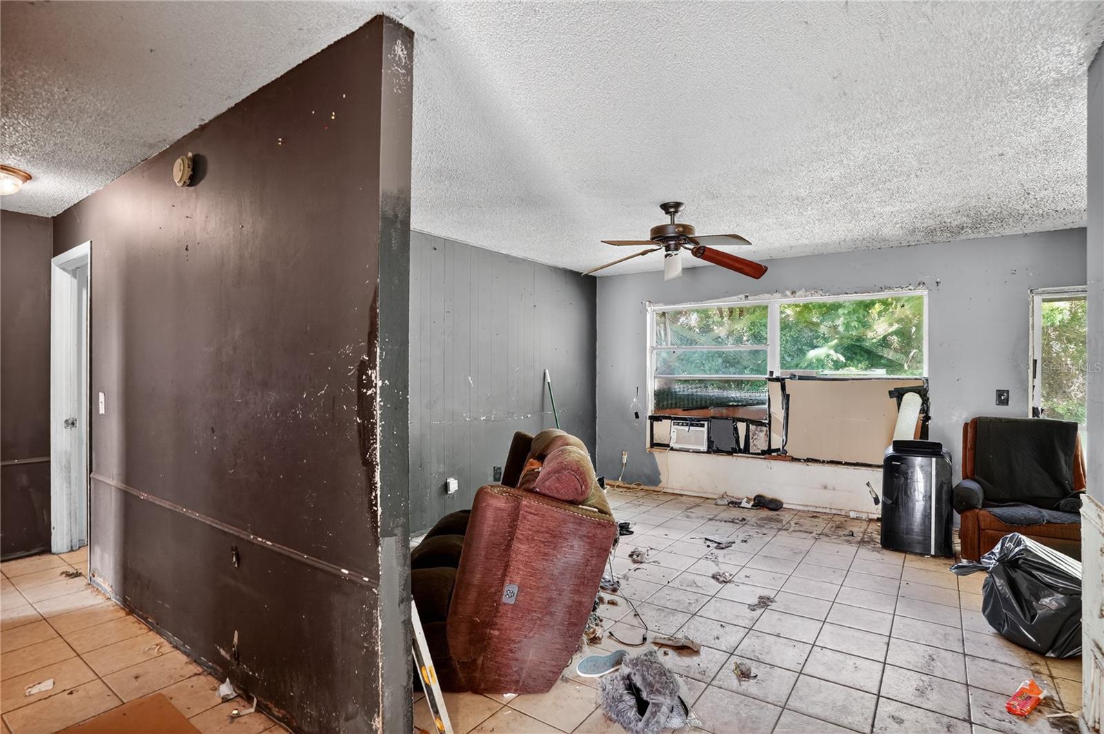 Image 4 of 28 For 251 Buttonwood Avenue