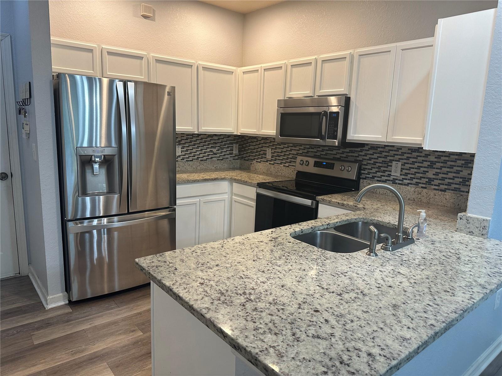 Image 4 of 31 For 2996 Langdon Lane N