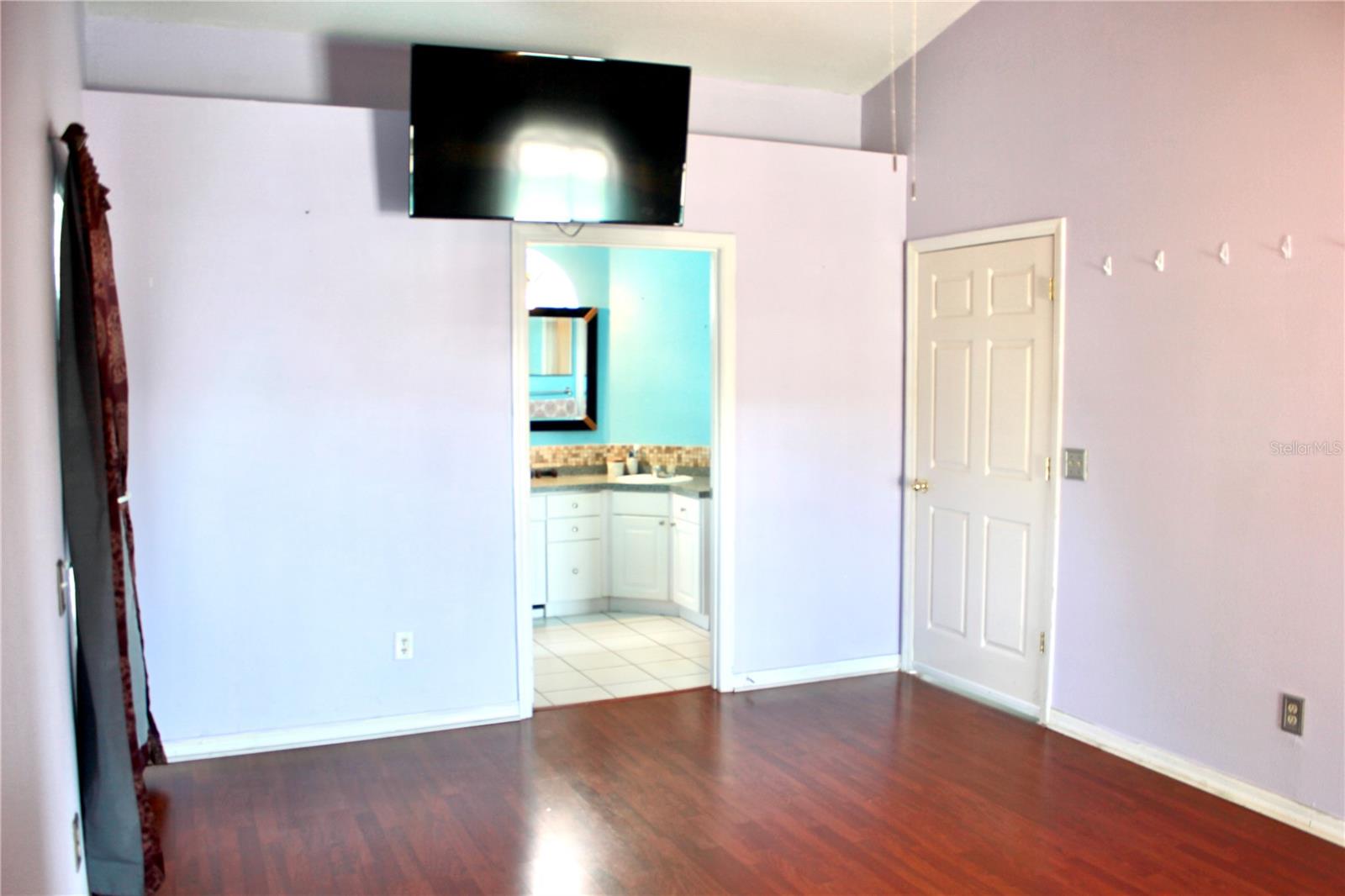 Image 23 of 41 For 412 Everwood Drive