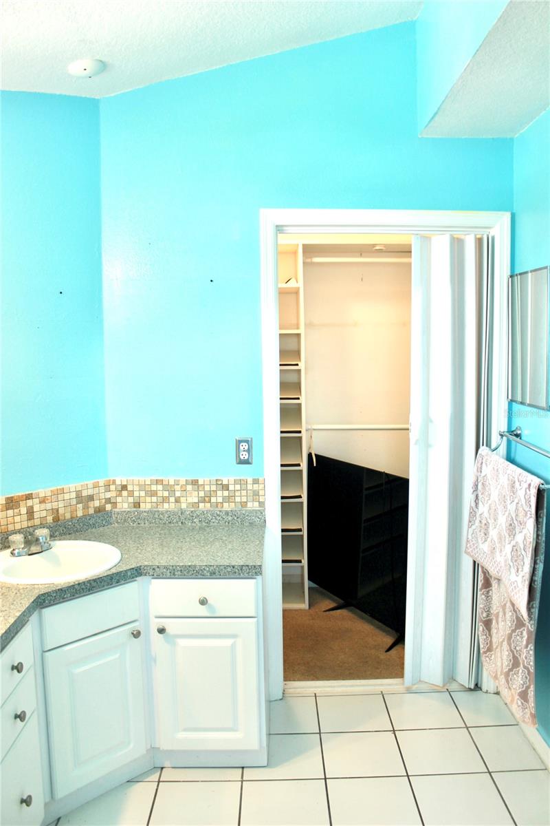 Image 26 of 41 For 412 Everwood Drive