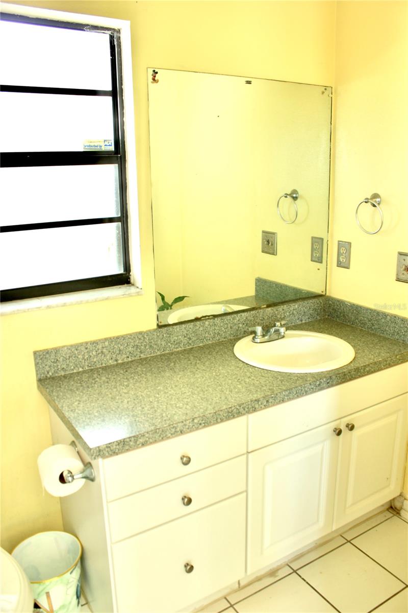 Image 30 of 41 For 412 Everwood Drive