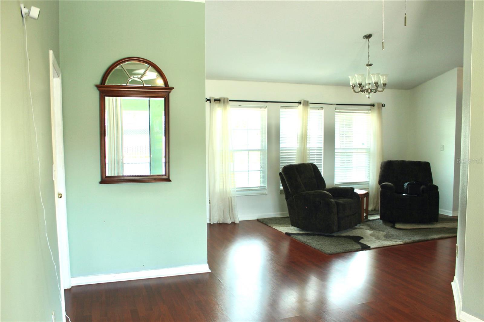 Image 6 of 41 For 412 Everwood Drive