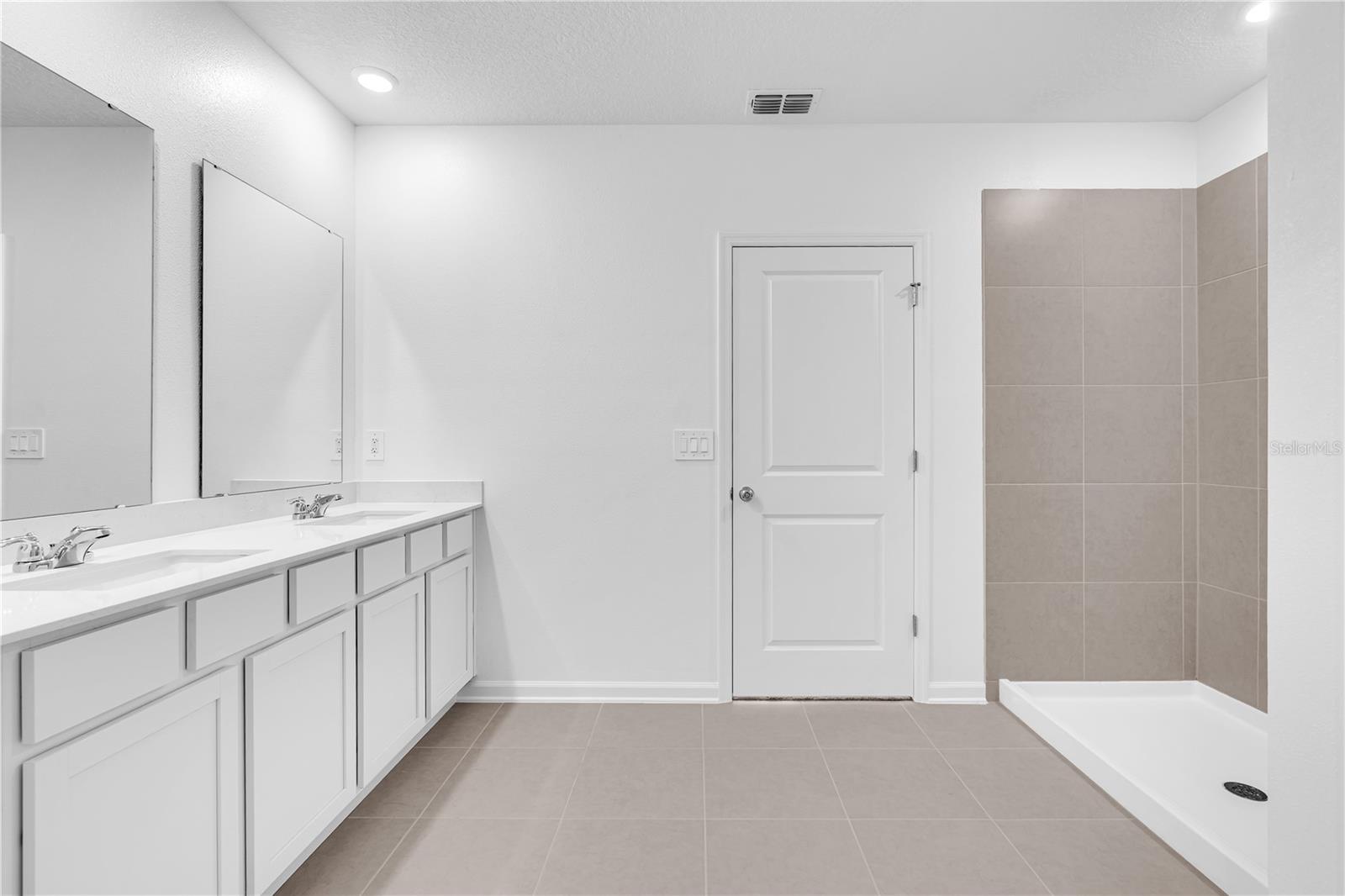 Image 14 of 29 For 4688 Golden Knight Boulevard