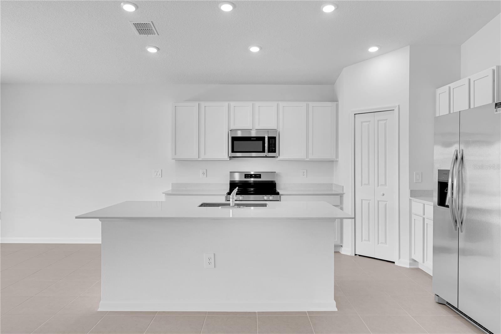 Image 5 of 29 For 4688 Golden Knight Boulevard