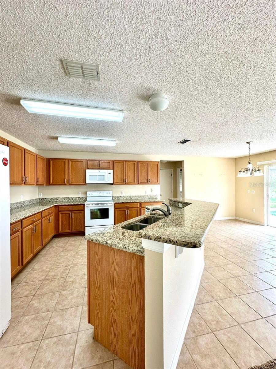 Image 8 of 29 For 410 Canna Drive