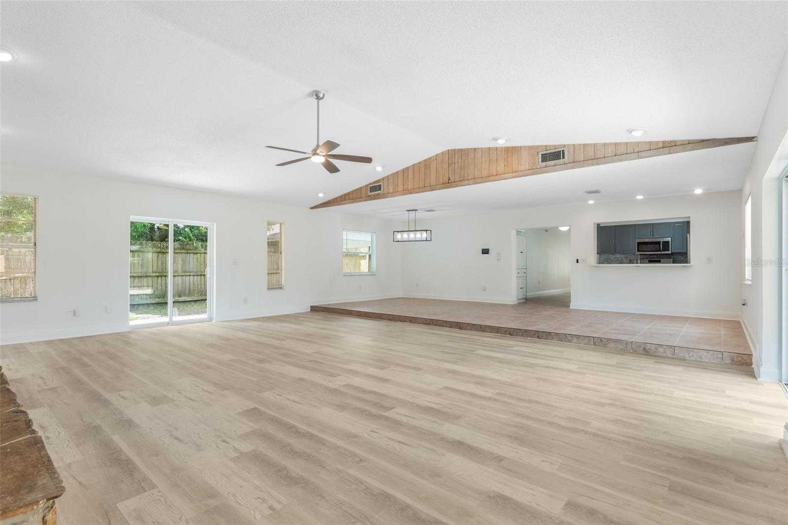 Image 16 of 46 For 5619 Pinerock Road