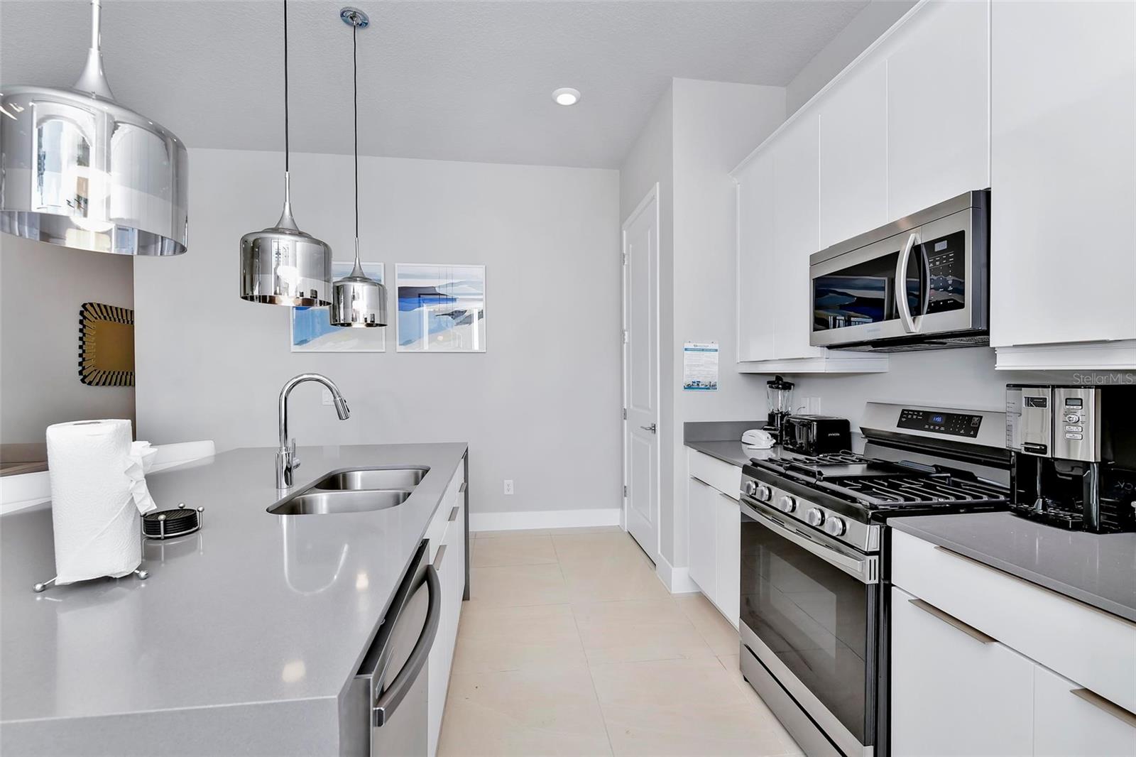 Image 8 of 50 For 7740 Sandy Ridge Drive 121
