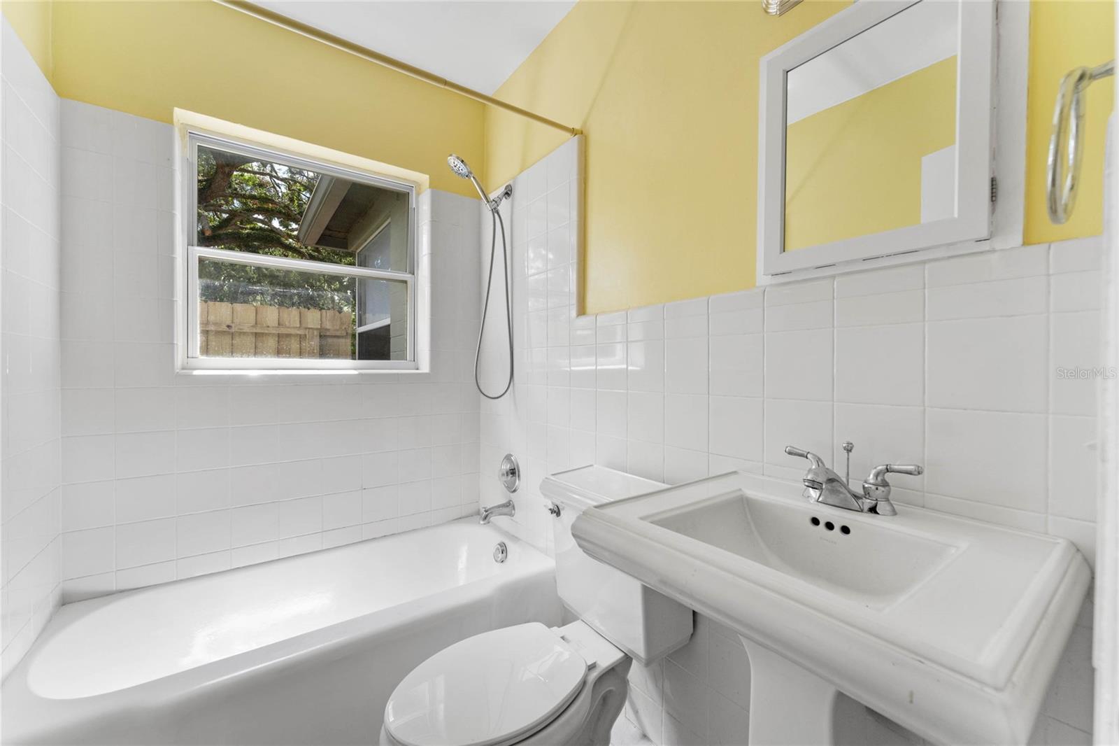 Image 13 of 25 For 1007 Thornton Avenue 1