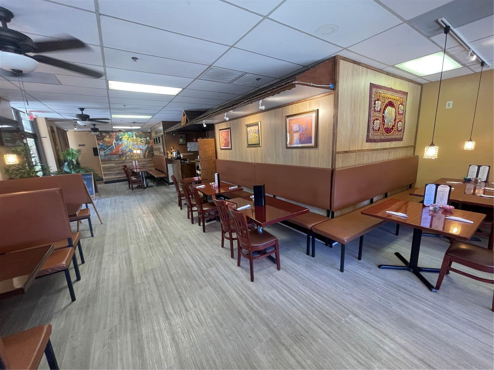 Image 3 of 4 For 5545 Roosevelt Boulevard