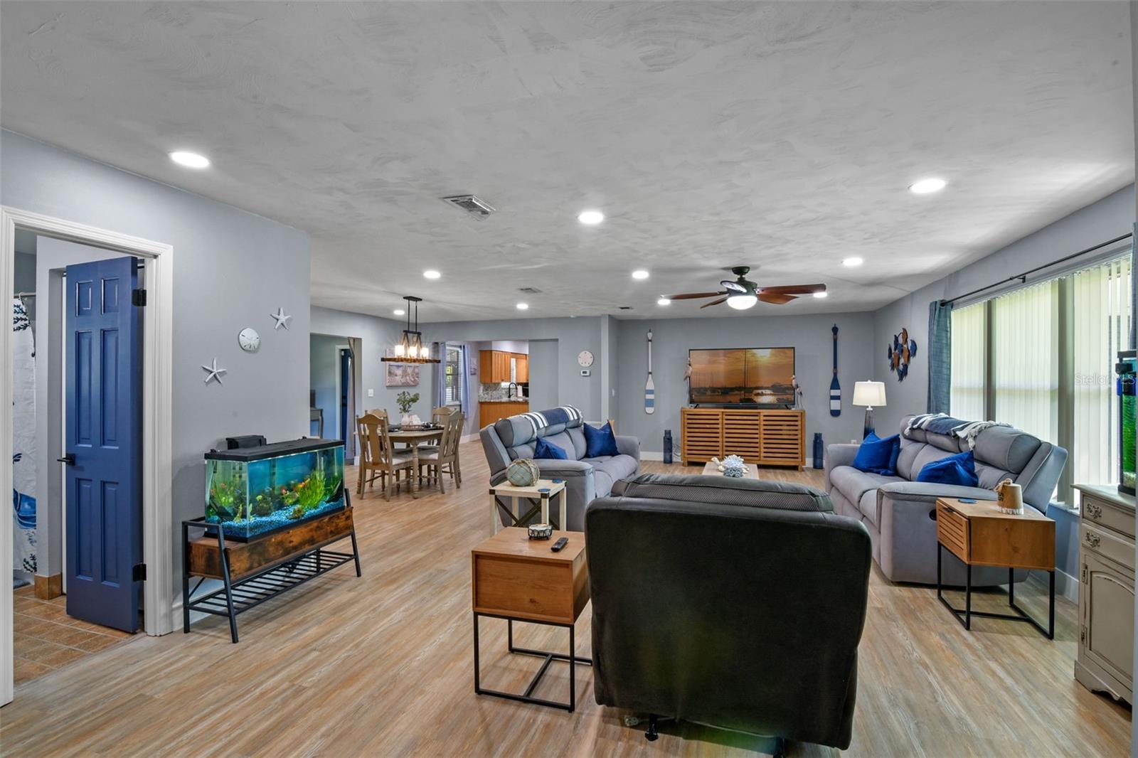 Image 10 of 53 For 12927 Lakeview Avenue
