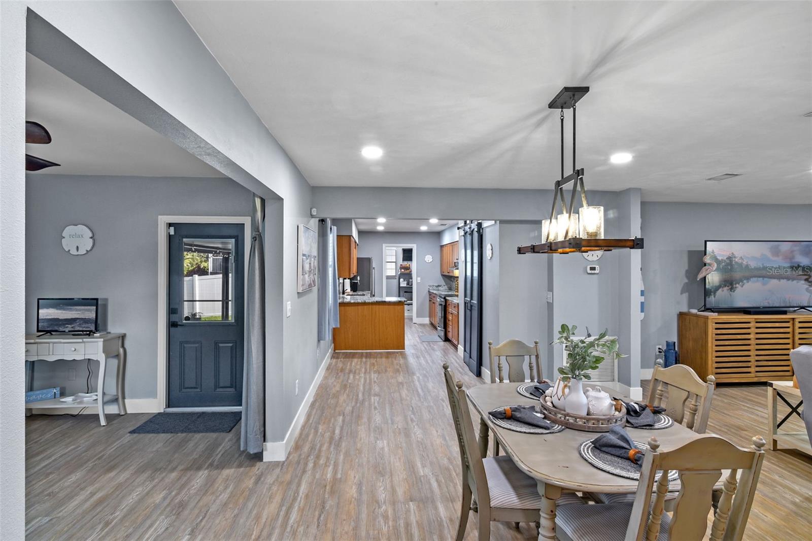 Image 15 of 53 For 12927 Lakeview Avenue