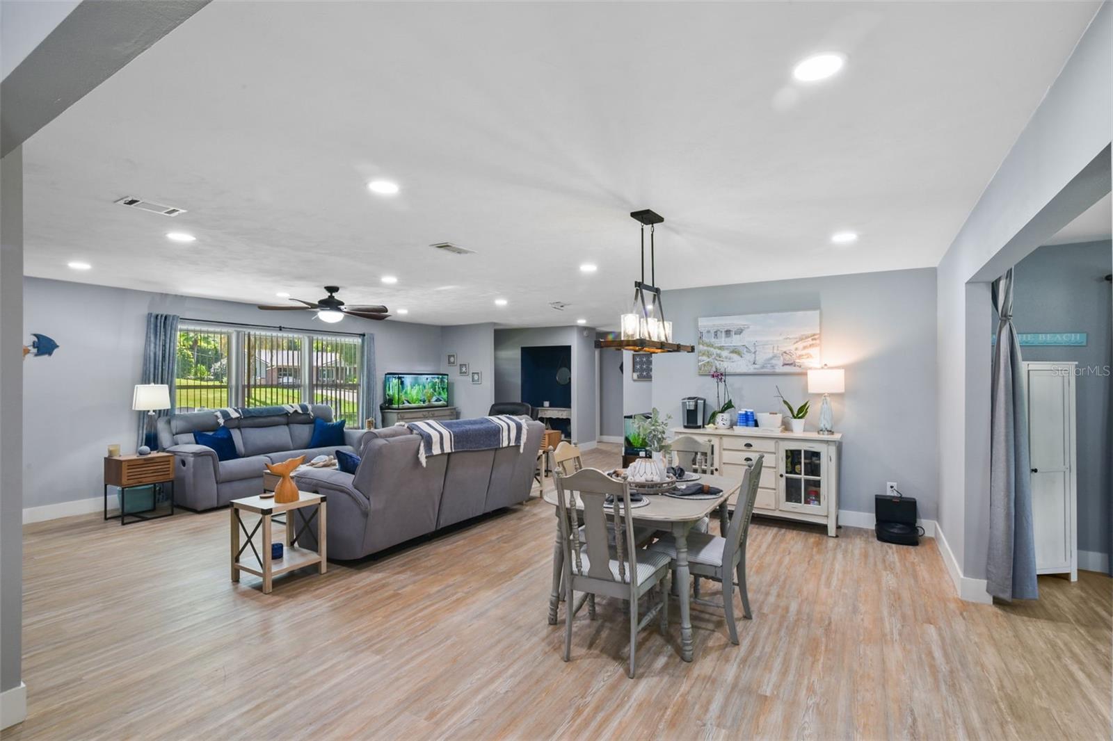 Image 17 of 53 For 12927 Lakeview Avenue