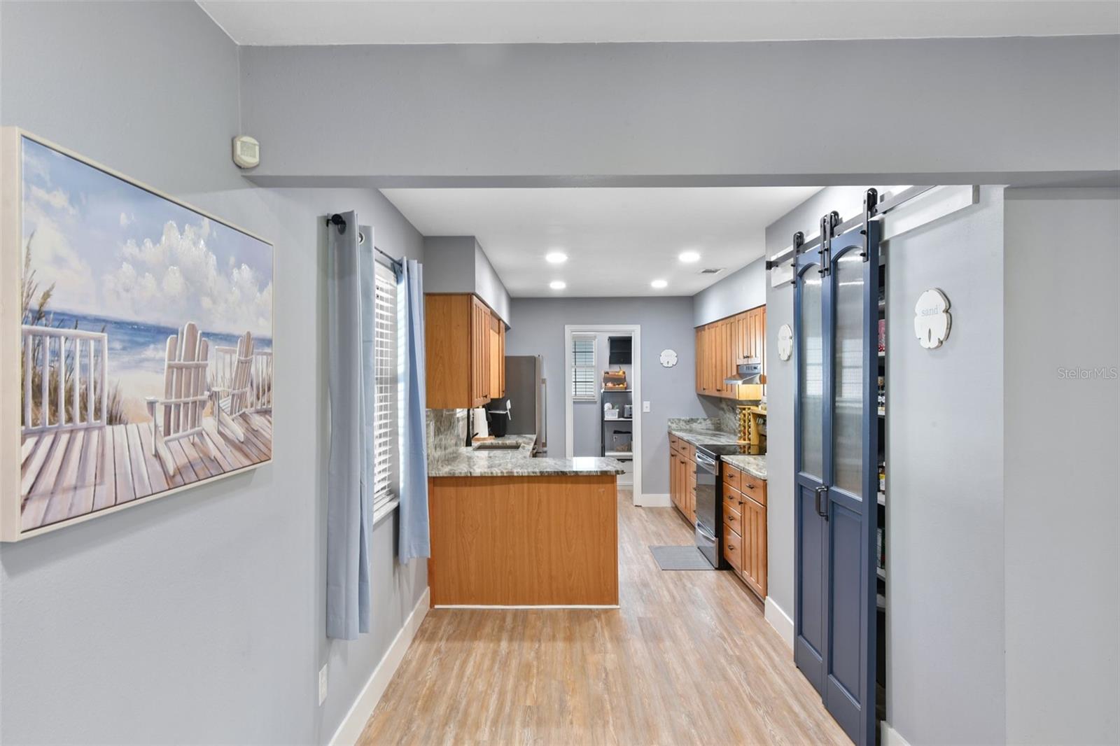 Image 22 of 53 For 12927 Lakeview Avenue