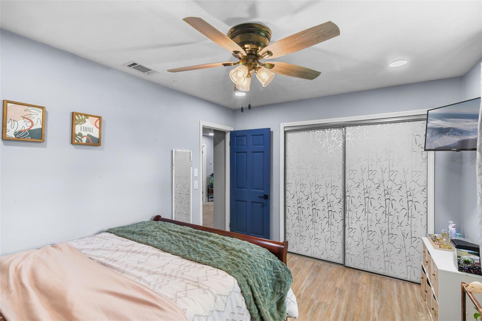 Image 30 of 53 For 12927 Lakeview Avenue