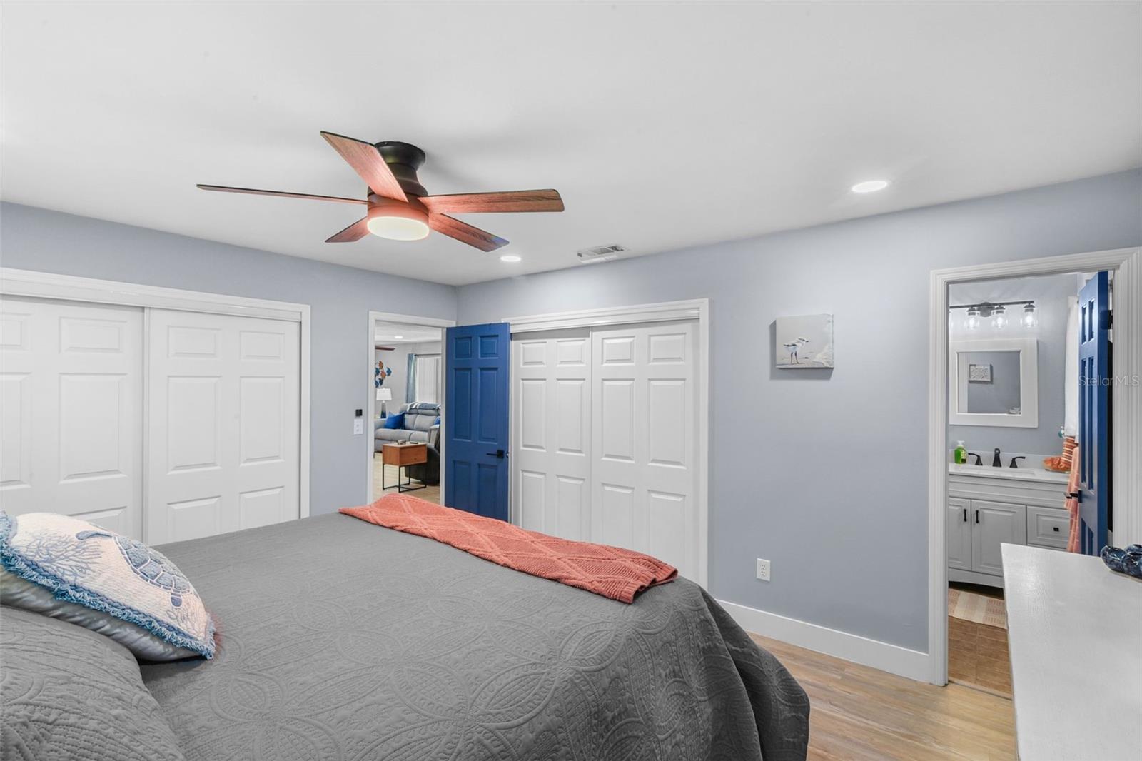 Image 33 of 53 For 12927 Lakeview Avenue